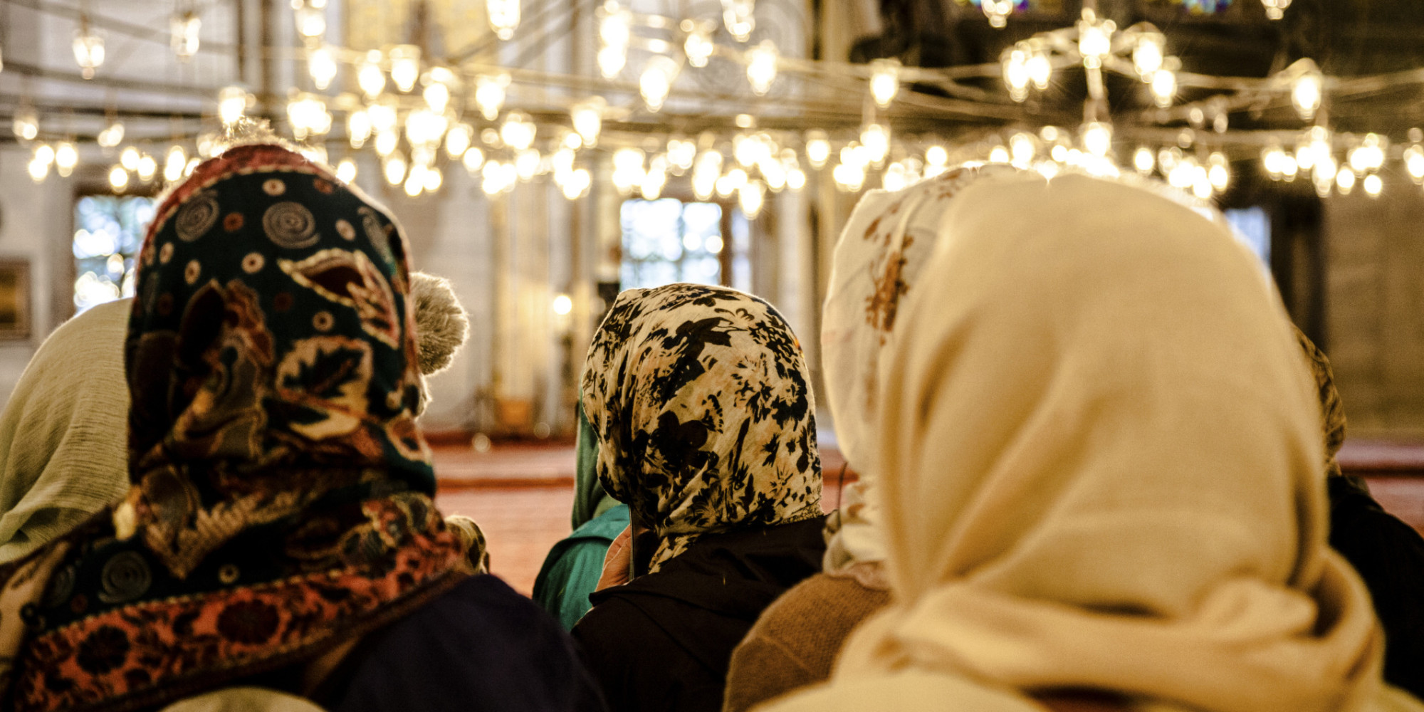 women in mosque.jpg